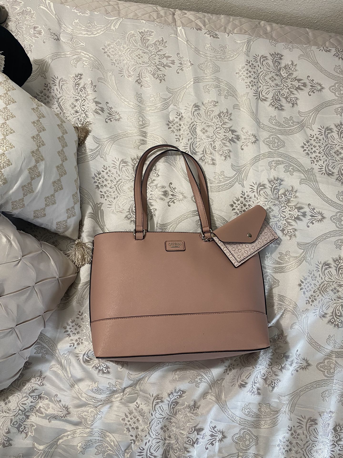 Guess Purse And Matching Wallet 