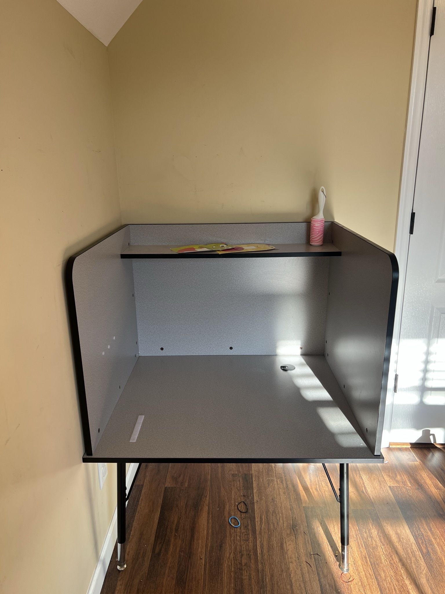 Old School - Desk