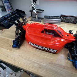 TEAM ASSOCIATED RC8.2E