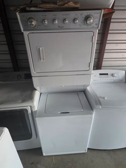 Whirlpool Stacked Washer Dryer Unit