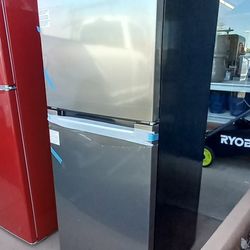 Magic Chef 10.1 Cu Ft Top Freezer Refrigerator In Platinum Steel 