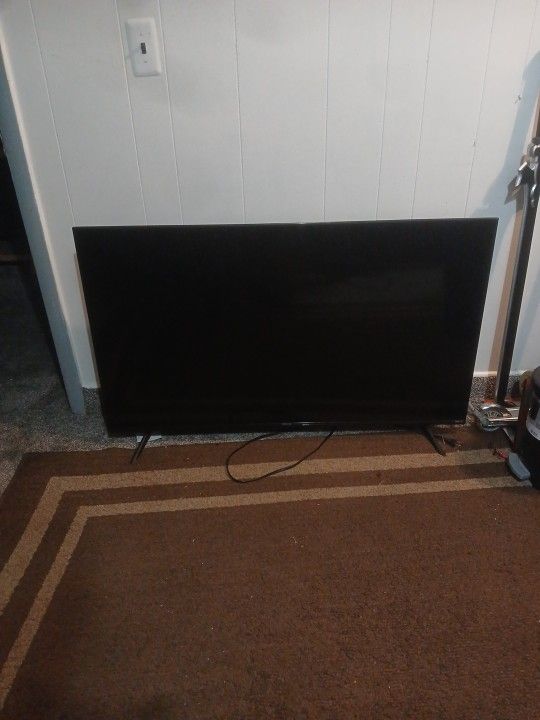 43in Hisense Roku 