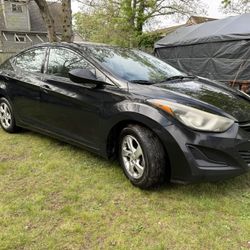 2014  Hyundai Elentra 5 Speed