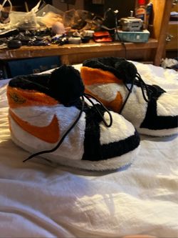 Orange Jordan 1 slippers