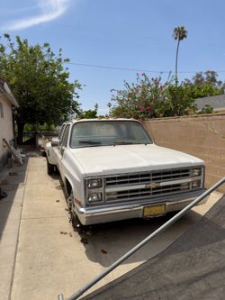 1983 Chevrolet Dully. 4 door crew. Square-body 1985 Ford Bronco II -1941 Chevy Business Coupe