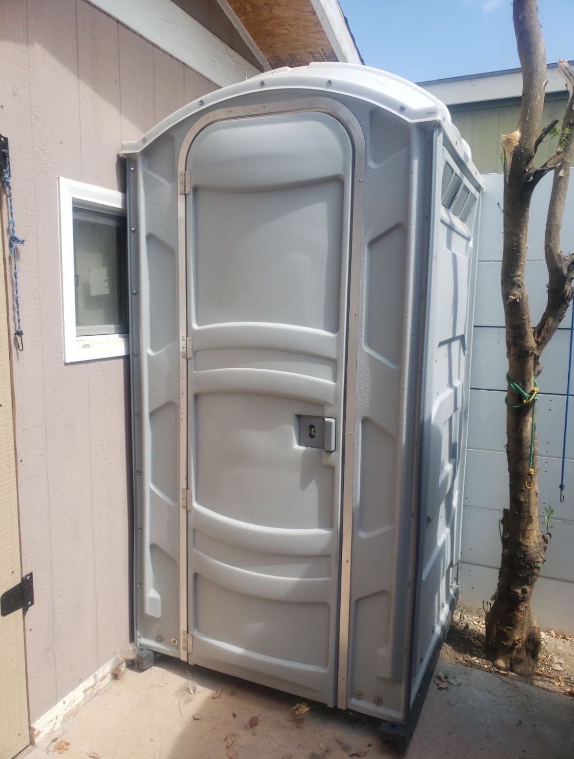Porta Potty / Portable Restrooms