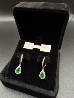 14K white gold natural emeralds and diamonds beautiful earrings