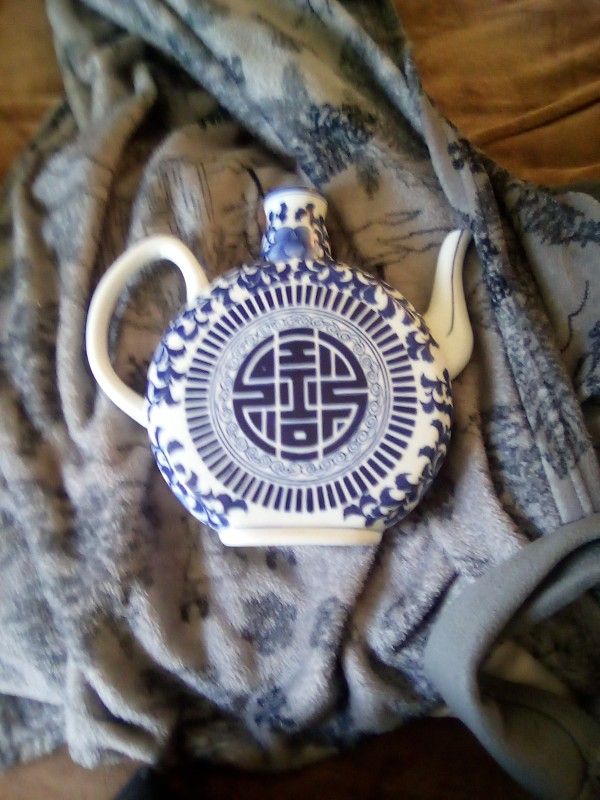 Large Chinese TEA POT "Bombay" Ceramic Teapott