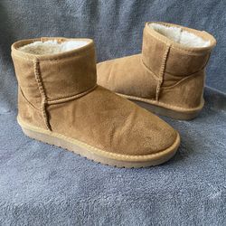 CUSHIONAIRE Hipster Cozy Ankle Boot Size 7.5
