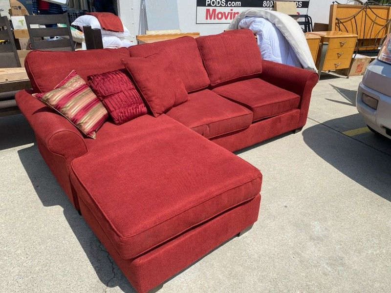 BEAUTIFUL RED COUCH