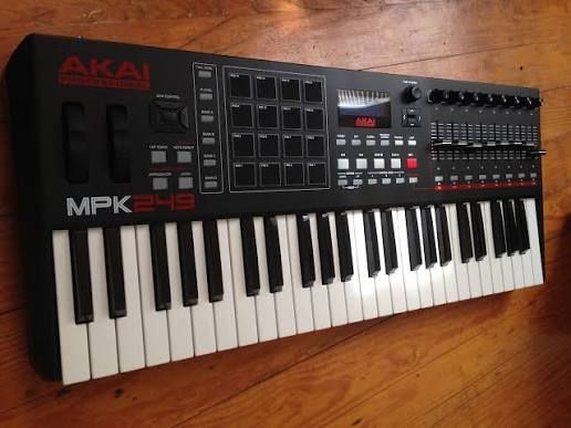 Akai Mpk 249 midi controller keyboard