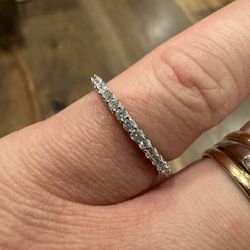 10K White Gold Diamond Wedding Band