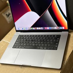 MacBook Pro 16 2021 M1 pro 32 gb Ram 1TB  ssd Space gray 