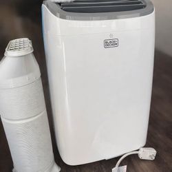 Portable AC 8,000 BTU (BLACK+DECKER) – Cold Air – $160