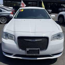 2019 CHRYSLER 300C 