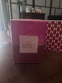 La bomba Carolina Herrera perfume