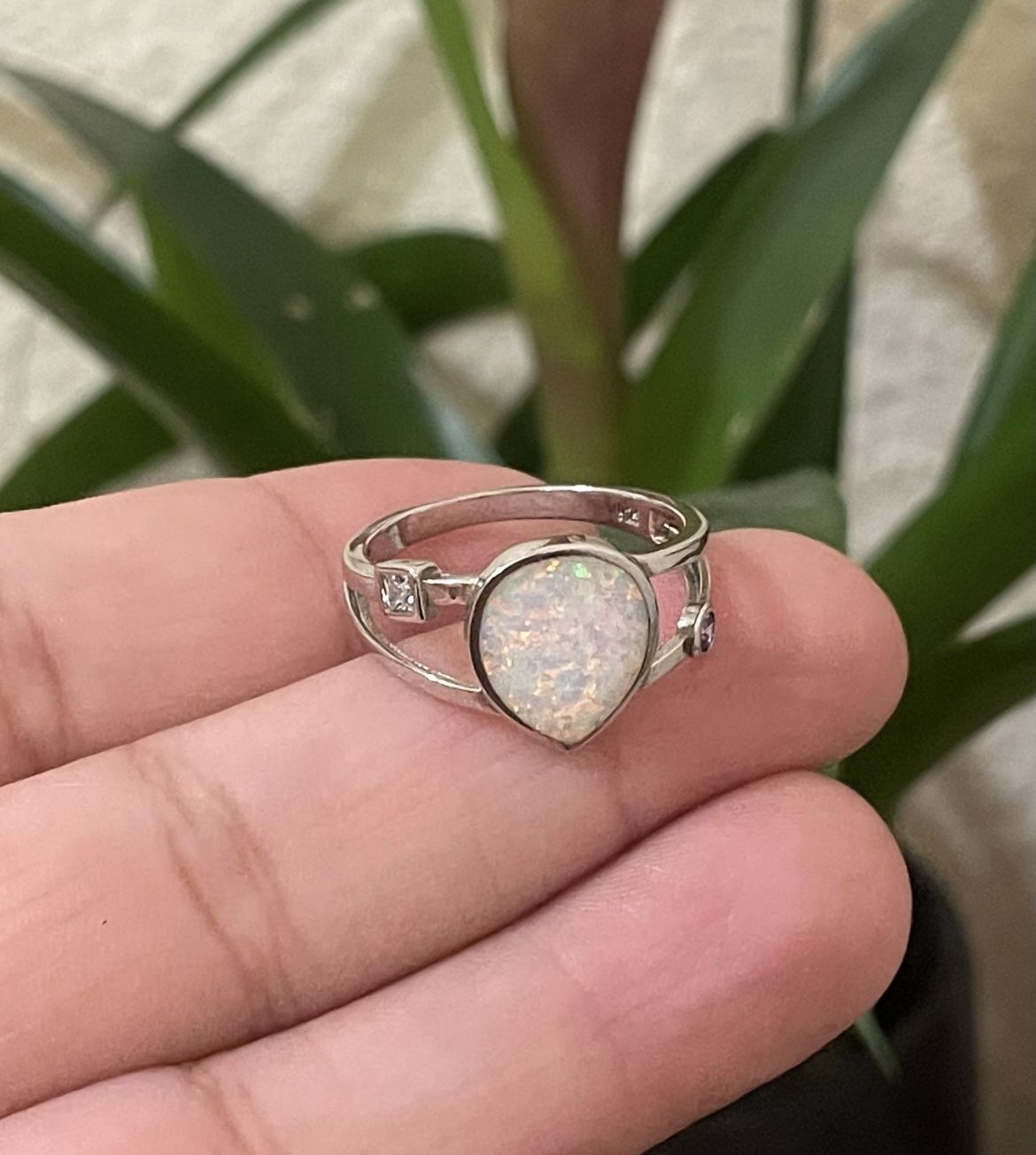 Women’s 925 Sterling Silver Opal Ring Size 10