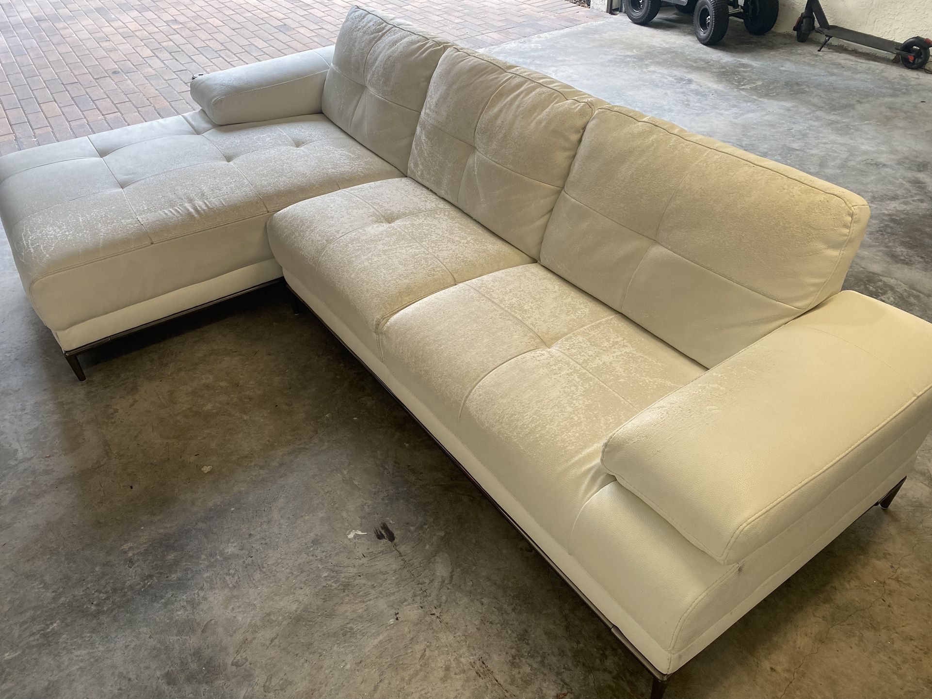 Modular Sectional (Sofa)