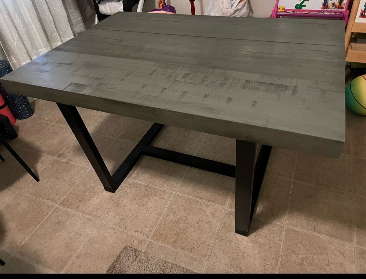 Dining room table