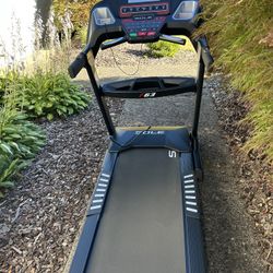 SOLE F63 Treadmill