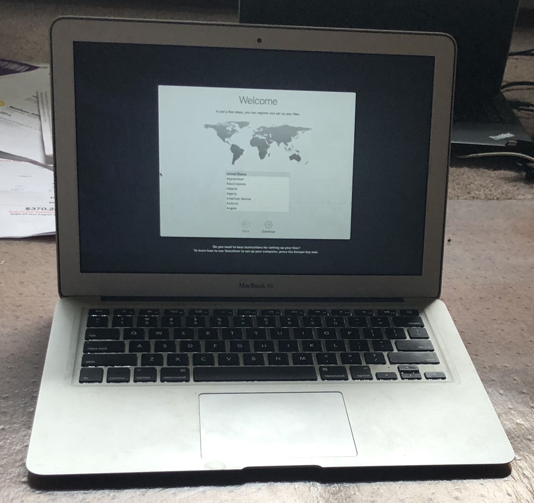 Apple MacBook Air (2011) Ultralight Notebook