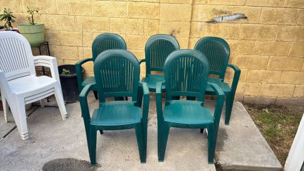 Outdoor Sturdy Chairs