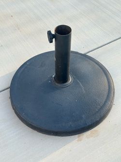 Heavy-Duty Weighted Patio Umbrella Base – Black Resin/Concrete