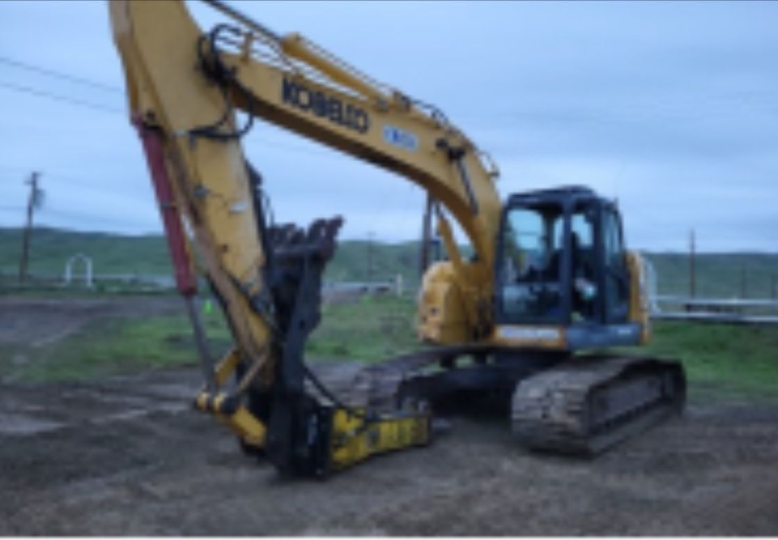 Kobelco 230 Excavator 