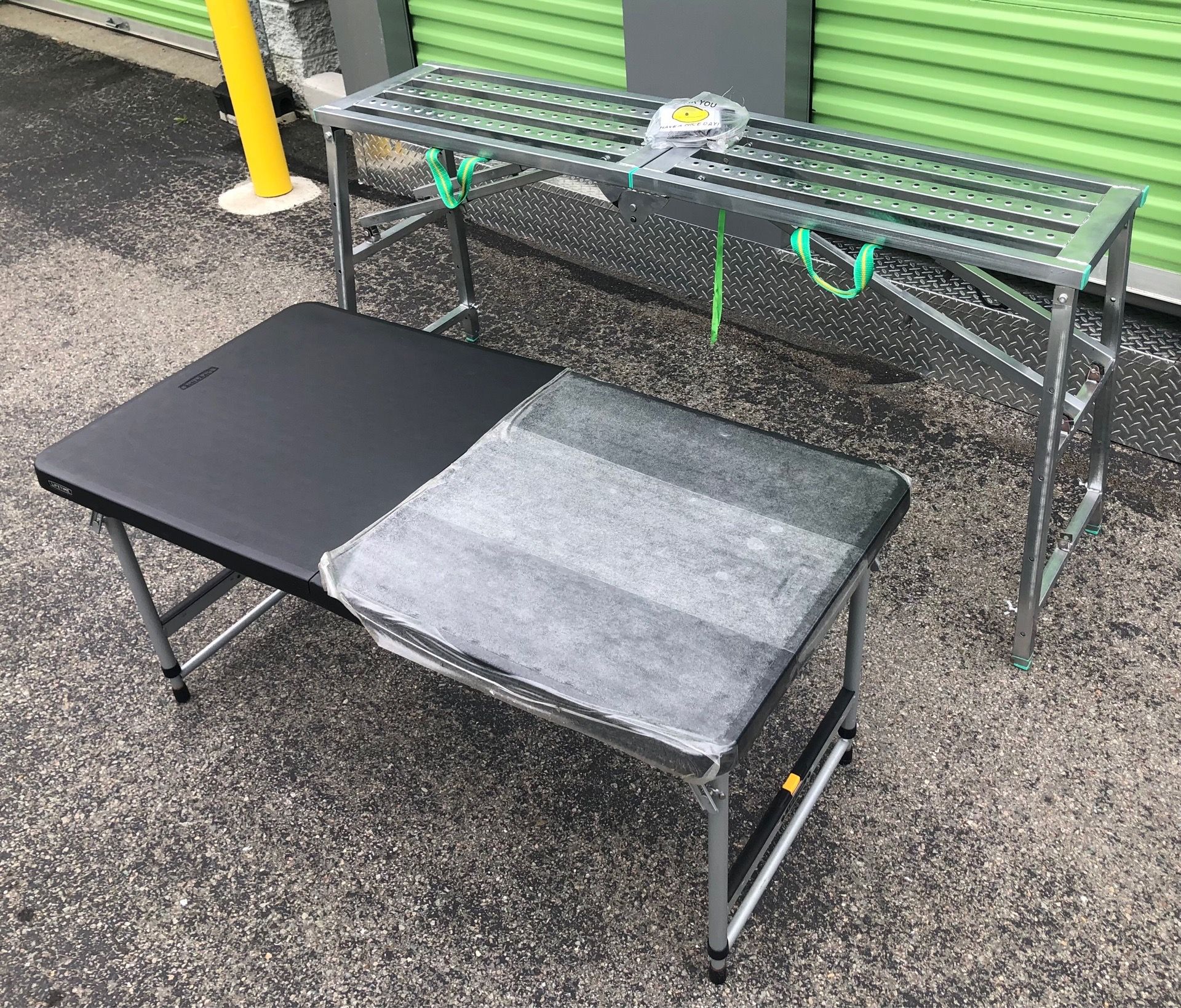 Folding scaffold platform and folding table