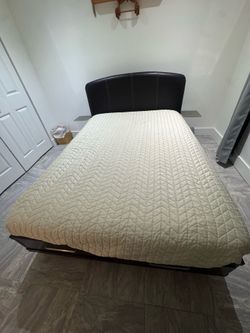 Queen Bed from el Dorado furniture.
