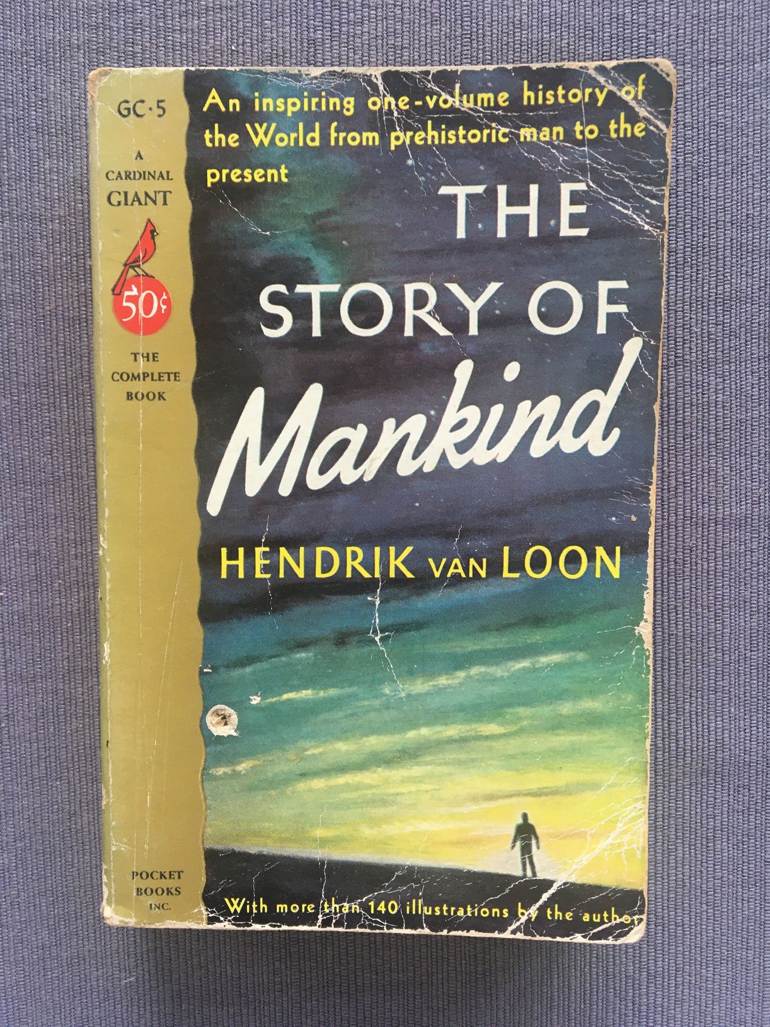 The Story of Mankind classic 1953 paperback by Hendrik Van Loon complete book, a Cardinal Giant in good condition 523 pages 140+ illustrations