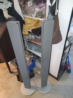 Speakers  2 for 10 dollars