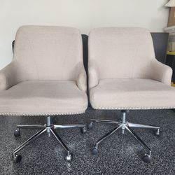 2 Desk chairs