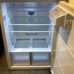Used Samsung fridge 100 obo