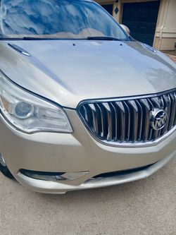 Buick Enclave SUV – Champagne/Gold