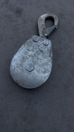 1250 Lb Hook Pulley 