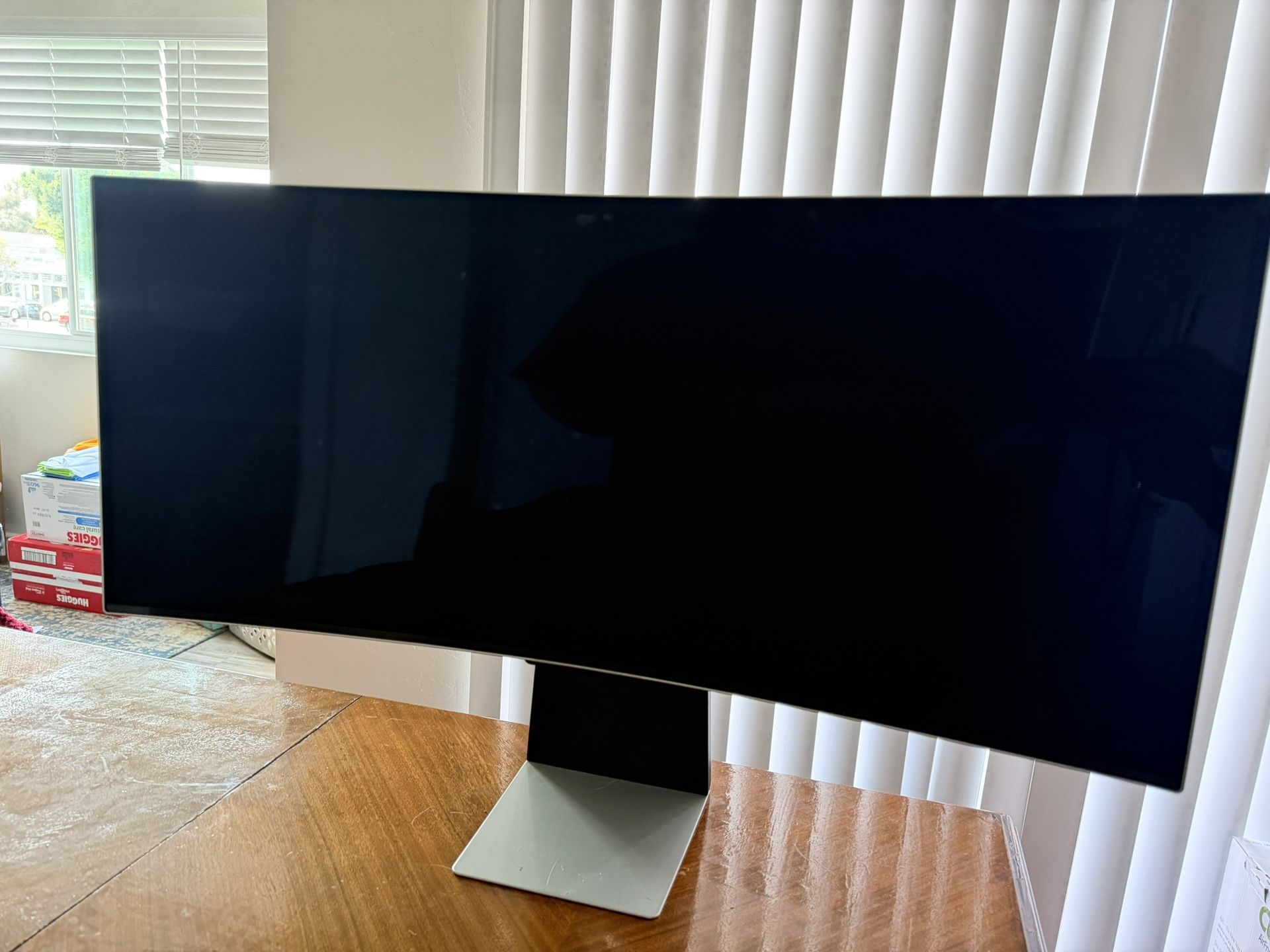Samsung Odyssey G8 34” Curved Monitor 