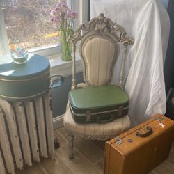 Vintage Style Petite Vanity Chair  (Pick Up Only)