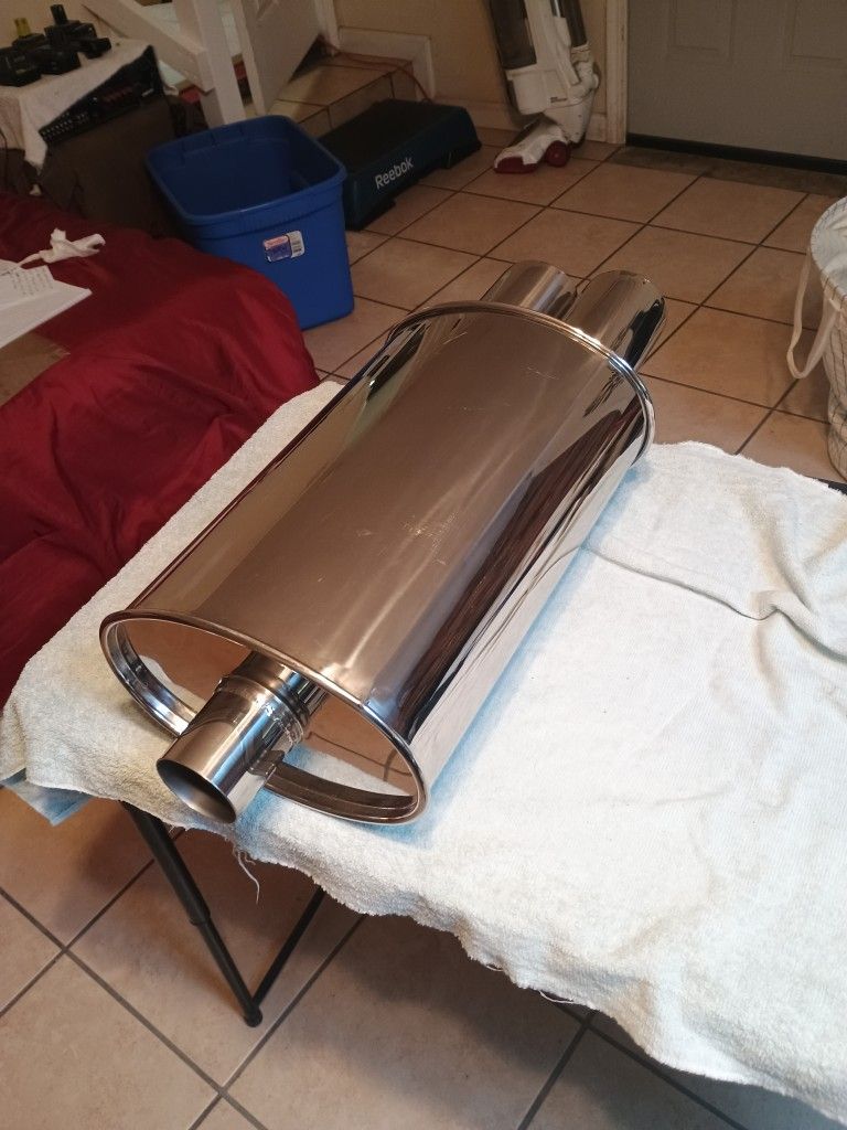 Mofle Para Camioneta - Está Nuevo -- Oildale