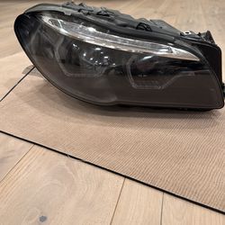 2013 BMW 528i  headlight