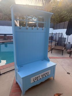 Entryway bench