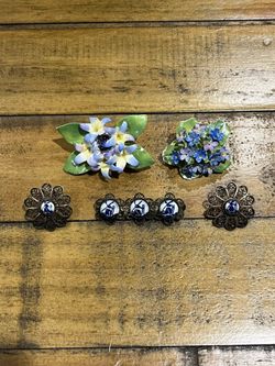 Vintage 1950s Cara China Staffordshire flower and Delft Windmill Brooches lot.