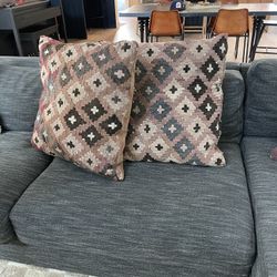 Pillows throw Pillow 24x24