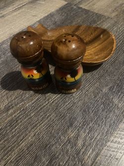 Hawaii Salt Shakers