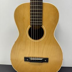 Vintage 1960s Harmony Classic Guitar Model NO. 910 (H910) Rare Guitar In Excellent Condition!