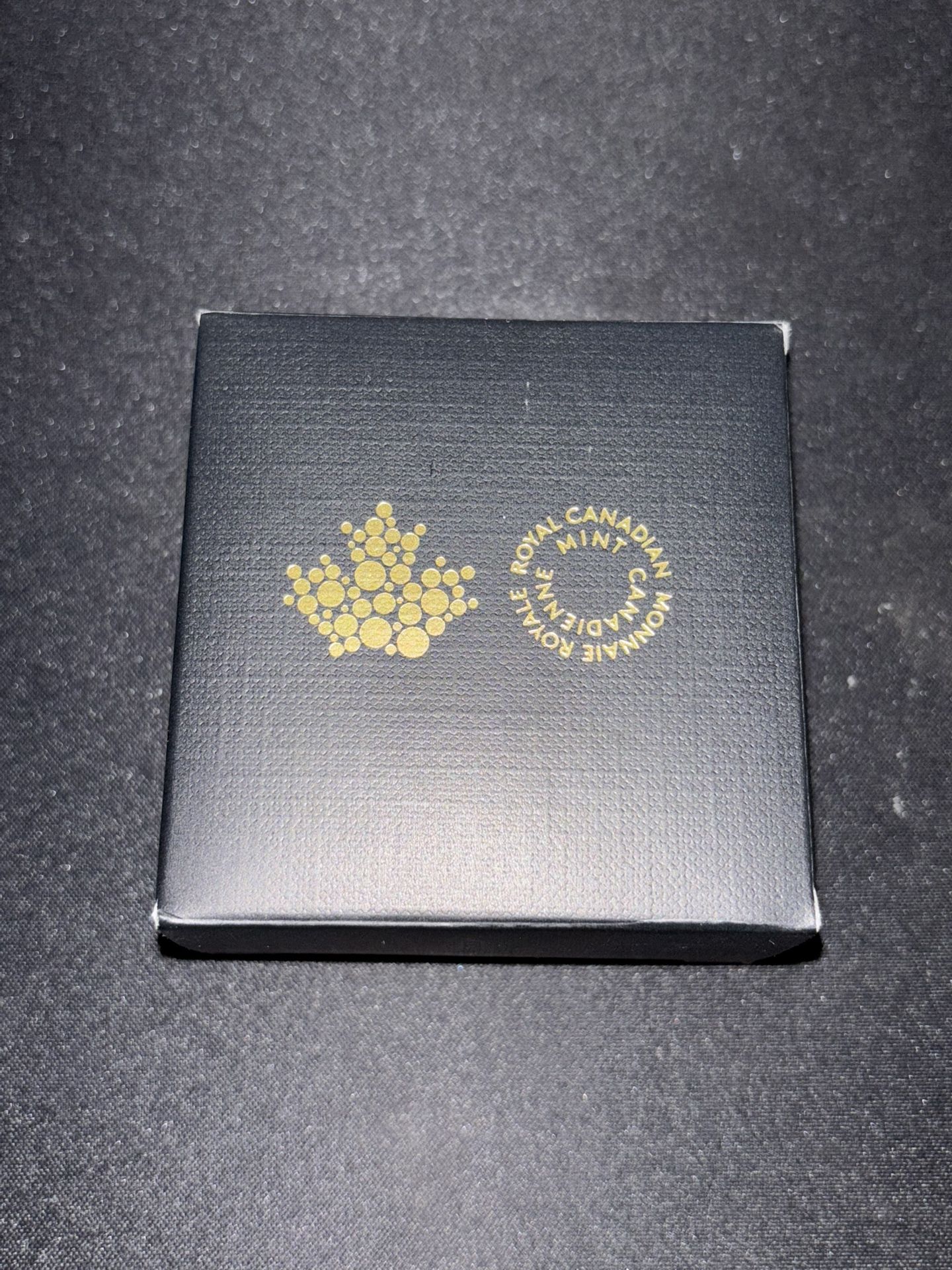 2023 Canada Great Hunters: Grizzly Bear Fine Silver Ultra High Relief Coin