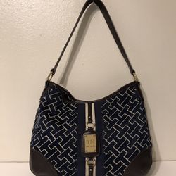 Tommy Hilfiger Women’s Navy Blue & Brown Jacquard Logo Print Handbag Purse