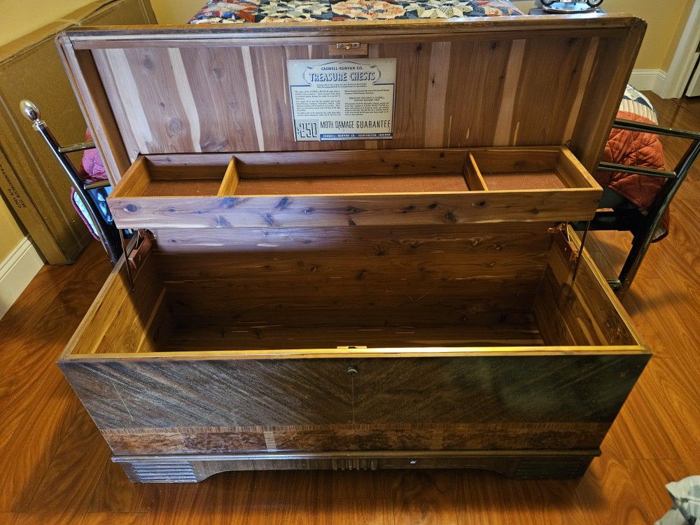CASWELL RUNYAN Co. Cedar Chest