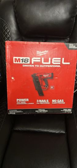 Milwaukee M18 FUEL 21 degree framing nailer