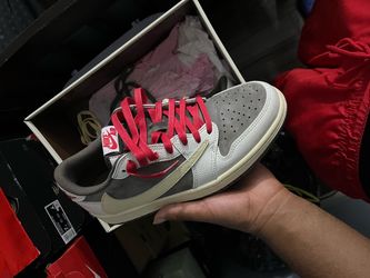 Travis Scott size 8
